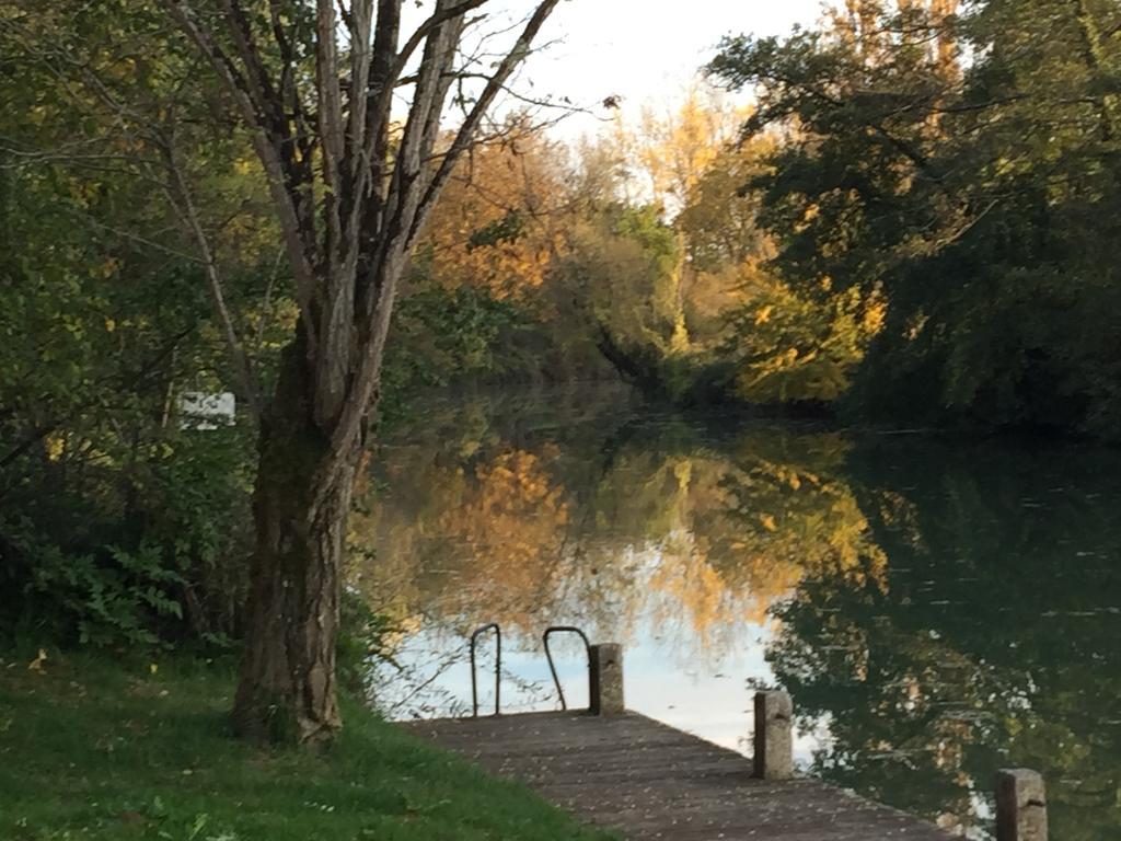 Moulin De Bapaumes Bed & Breakfast Nerac Bagian luar foto